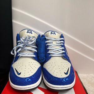 Dunks ‘Jackie Robinson’